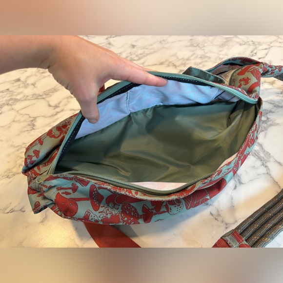 Kavu Rope Sling Bag (Full Size) - Mushrooms - Picture 7 of 11